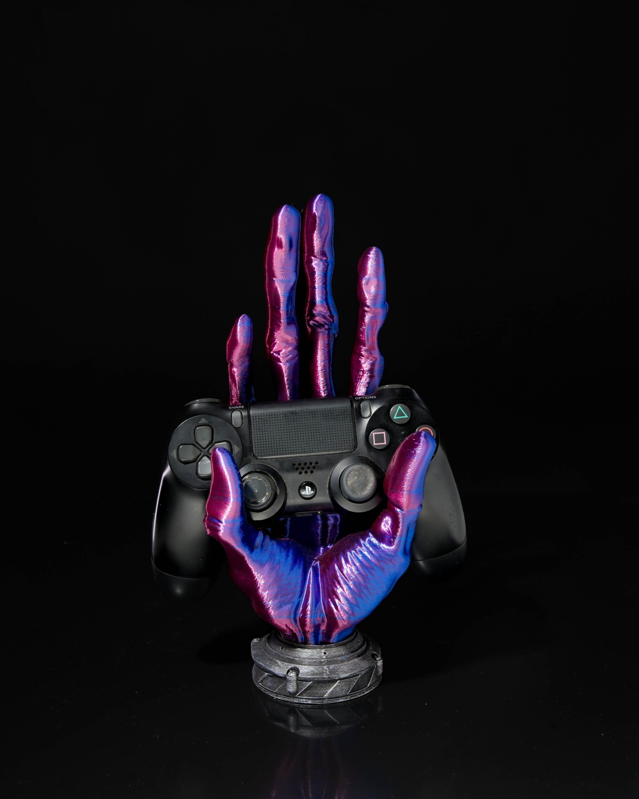 6-Finger Alien Hand Controller Holder - Image 2
