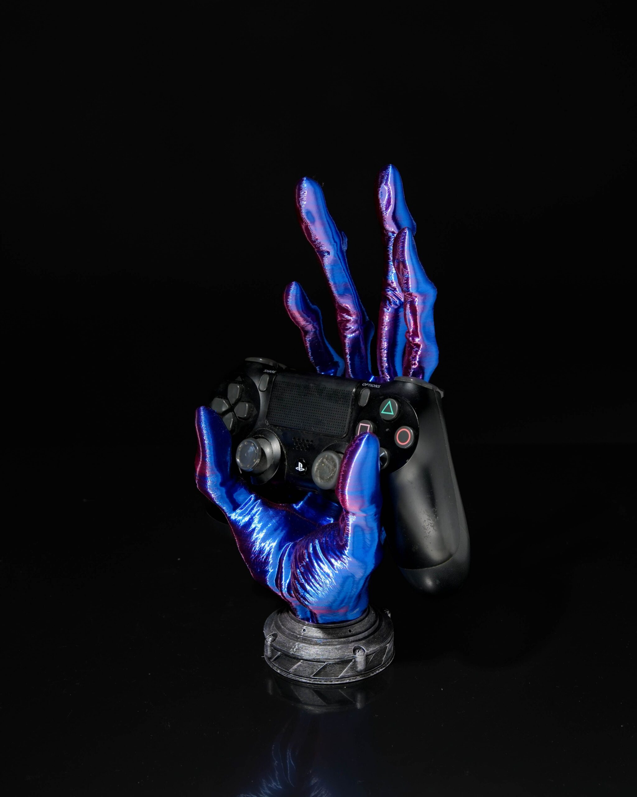 6-Finger Alien Hand Controller Holder - Image 5