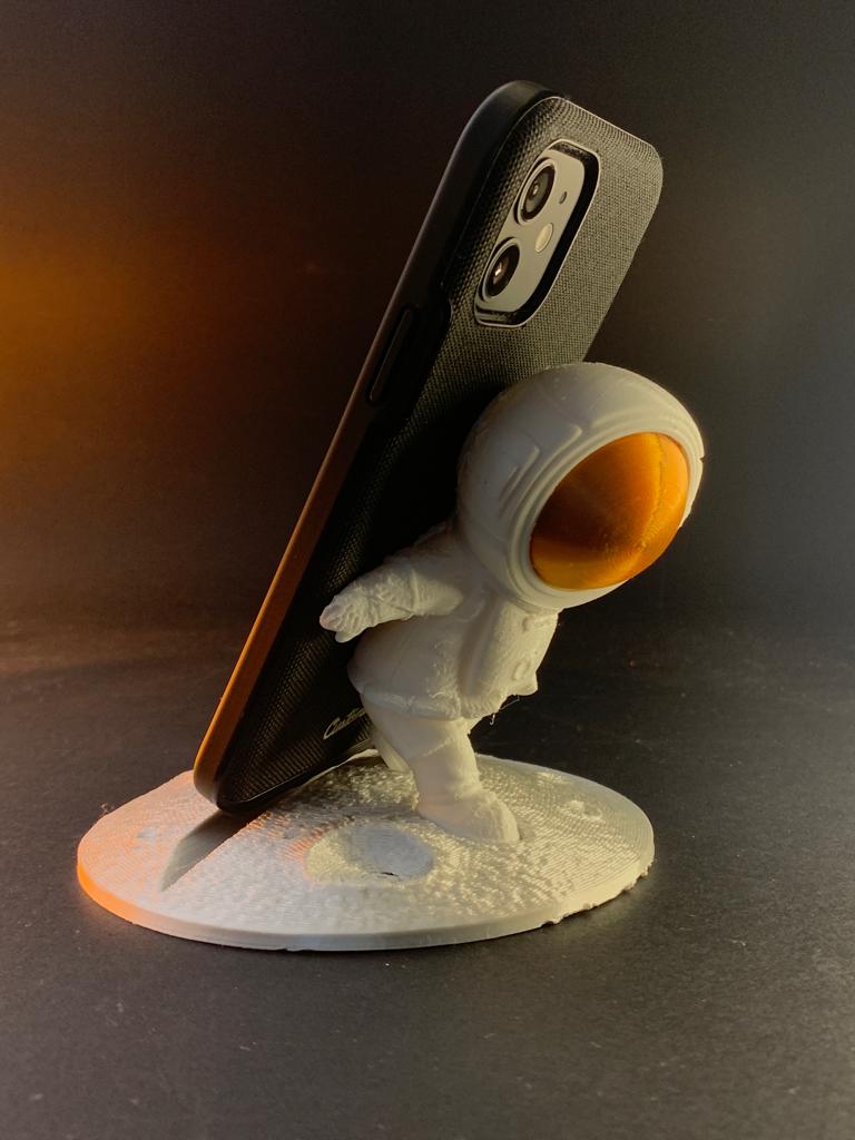 Astronaut Phone Holder - Image 2