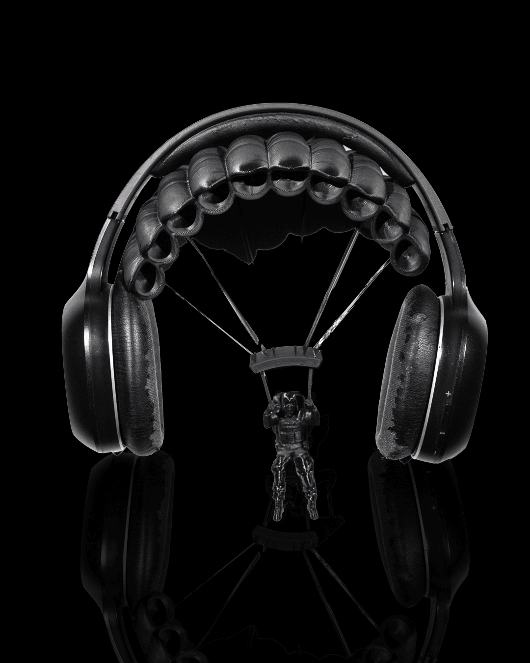 Parachuting Headphone Holder - Image 6