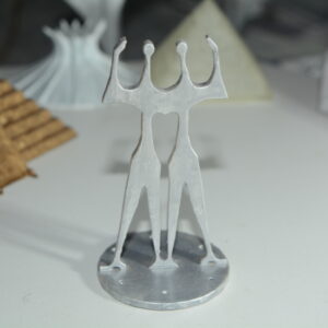 Miniatura dos Dois Candangos: Decoração Versátil para Casa e Aquário!