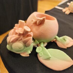 Apple pen holder turtle