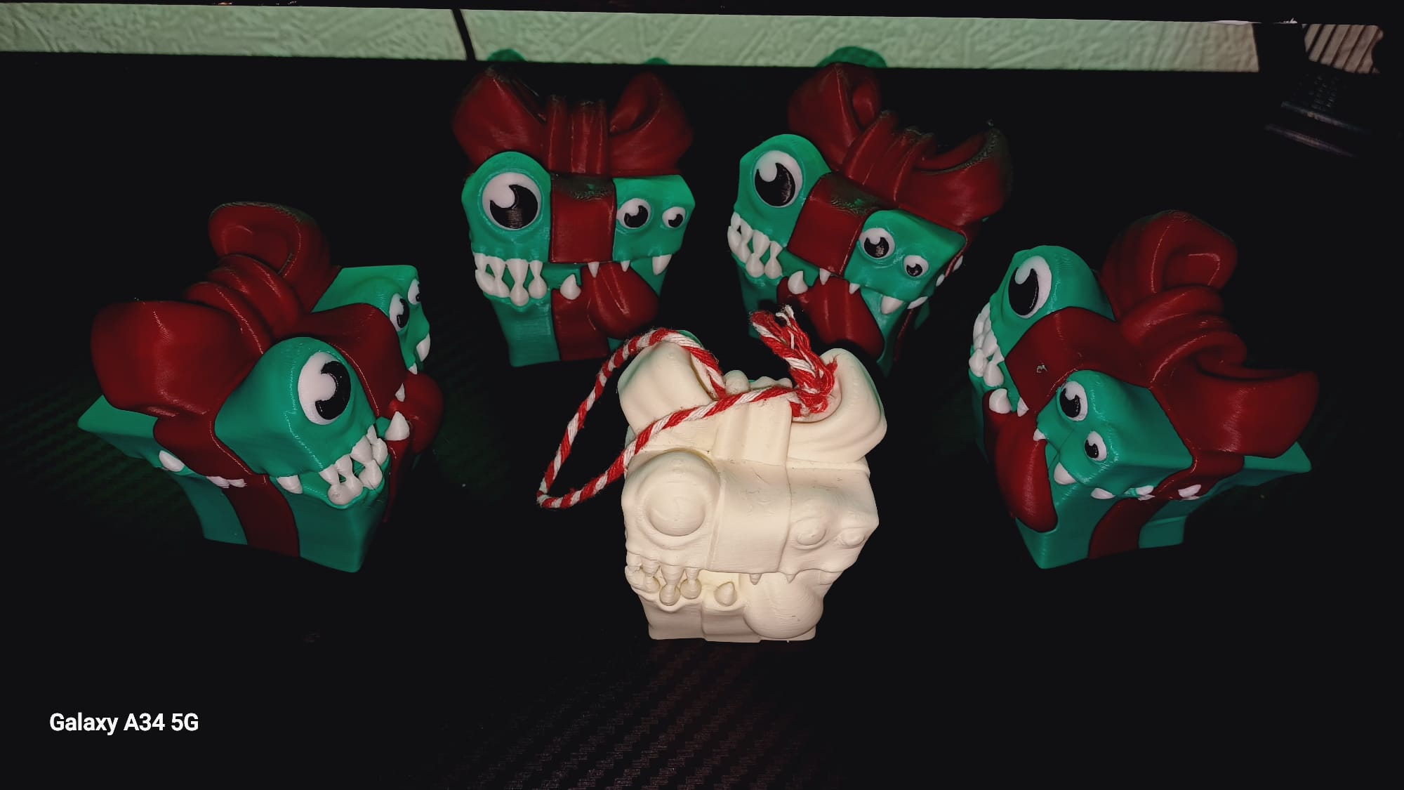 Mimic Christmas Gift Ornament – Perfect for Hanging Everywhere, Even Your Cat’s Tree! - Image 7