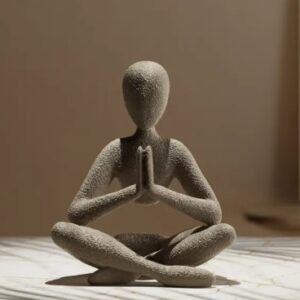 Escultura meditando