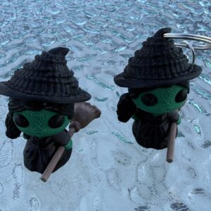 Elphaba keychain or straw buddy